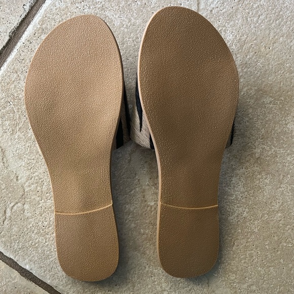 Coconuts by Matisse Flats - Picture 3 of 7